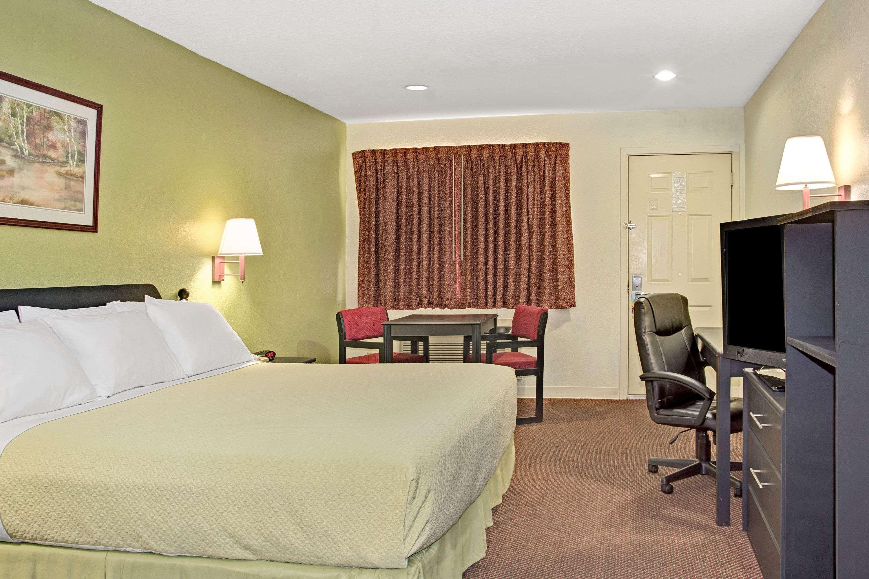 Days Inn By Wyndham El Campo Tx Exterior photo